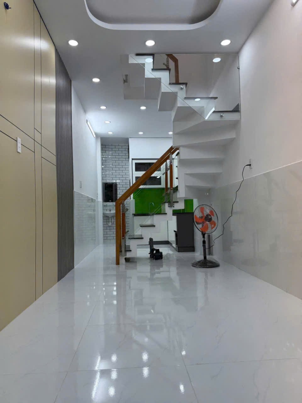 Nhà 237// Hòa Bình, Hiệp Tân, Tân Phú dt 22m2 1 lầu 2pn 2wc giá 2,85 tỷ 2