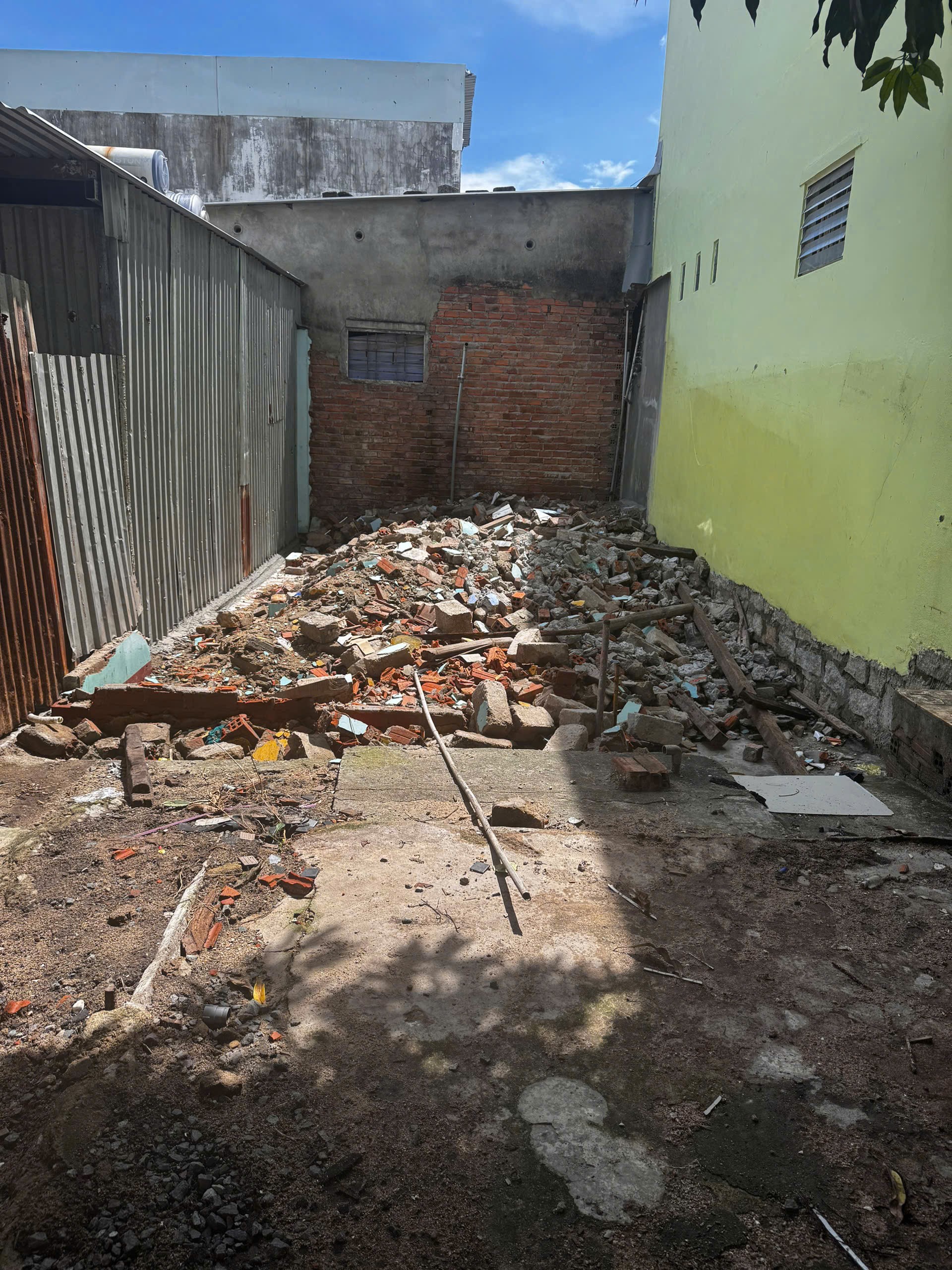 BÁN ĐẤT HẺM HOÀNG DIỆU CÁCH BIỂN CHỈ 100m, PHƯỜNG NHA TRANG 4