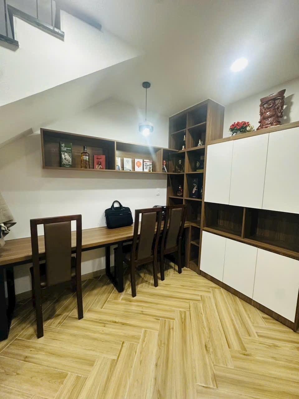 Cho thuê Nhà mặt tiền Quận 2, Hồ Chí Minh, Diện tích 104m², Giá Thương lượng 3