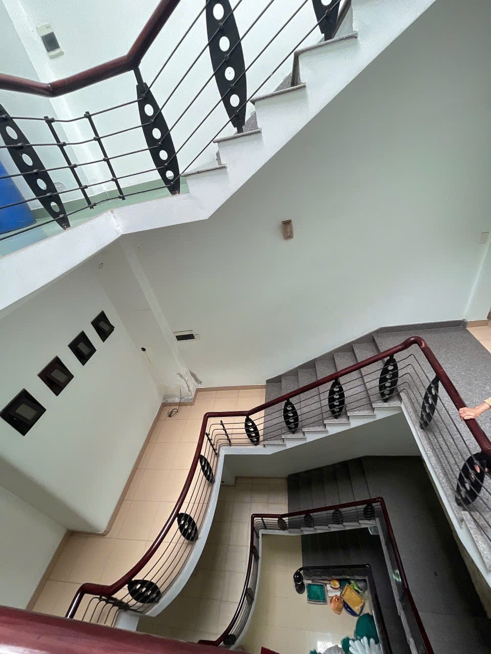 cho thuê nhà nguyên căn mặt tiền đường trần hưng đạo vị trí cầu trồng kết cấu 5 tầng 2