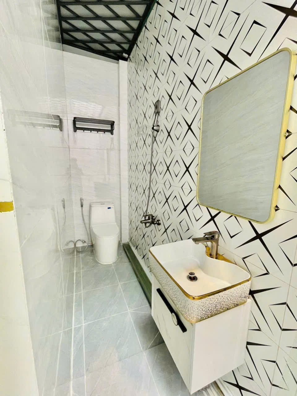 Siêu phẩm / Tân Hòa Đông, p Bình Trị Đông dt 68m2 3 lầu 5pn 6wc giá 8,4 tỷ 9