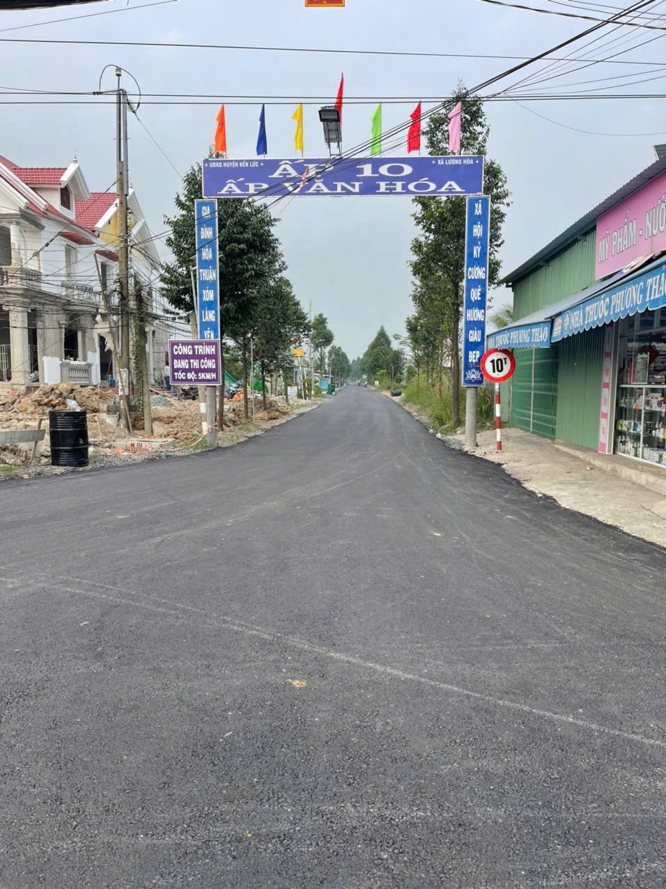 Bán nền thổ cư dt 200m2 mặt tiền đường nhựa ấp 10, xã Lương Hòa, Bến Lức  giá 2,2 tỷ