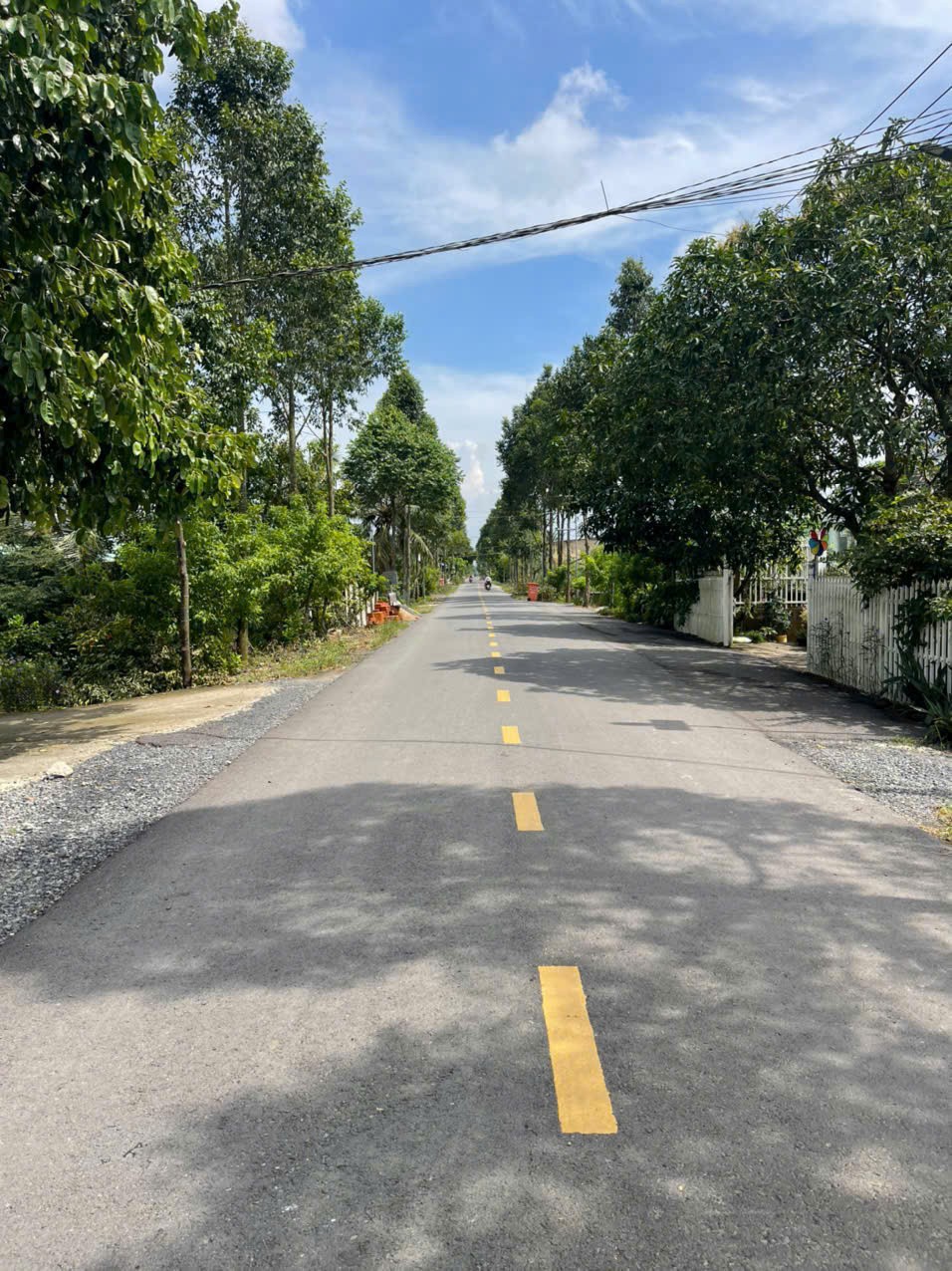 Bán nền thổ cư dt 200m2 mặt tiền đường nhựa ấp 10, xã Lương Hòa, Bến Lức  giá 2,2 tỷ 2