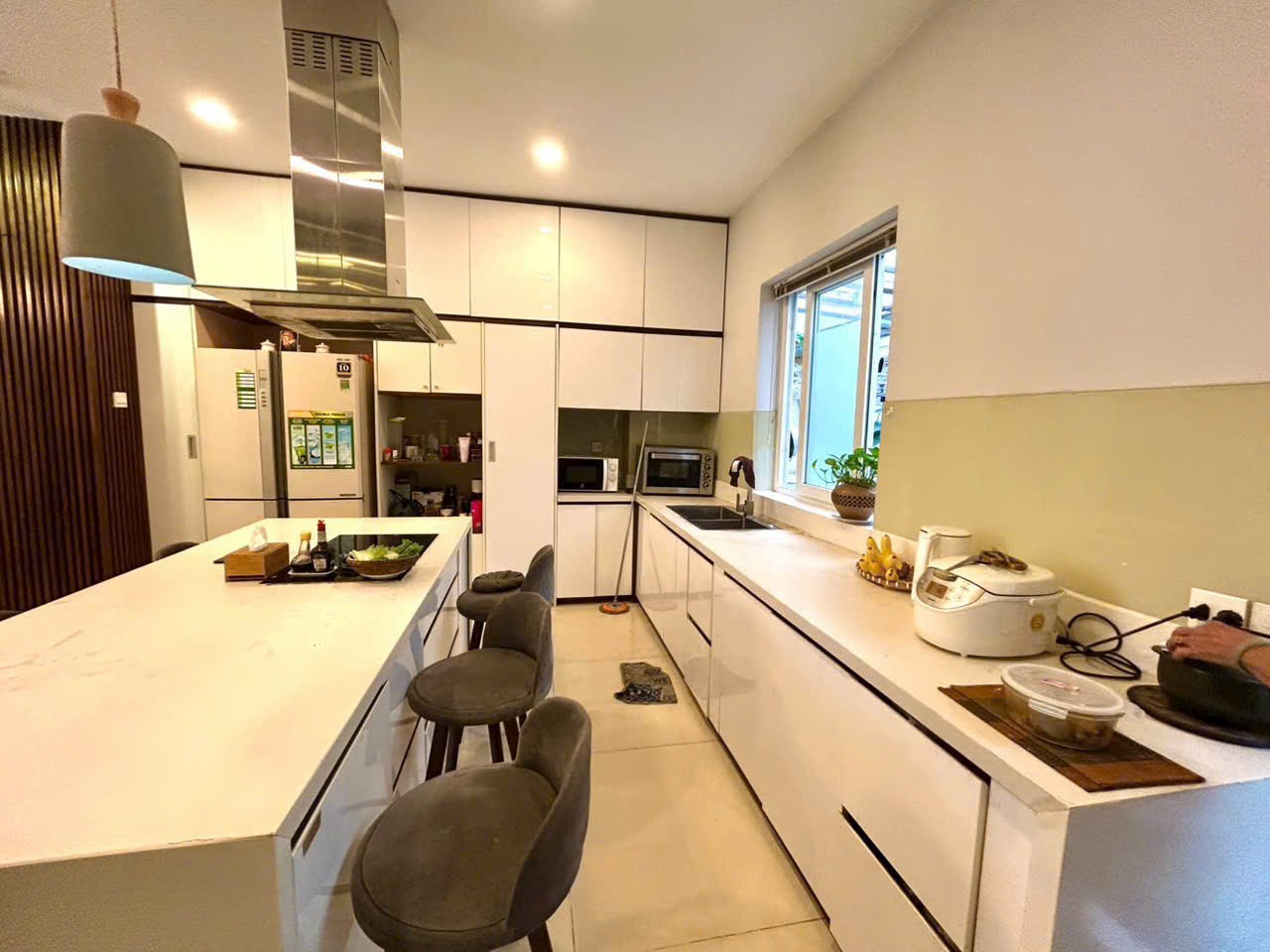 Cần bán Nhà mặt tiền Phường Phú Hữu, Quận 9, Diện tích 75m², Giá 10.5 Tỷ 5