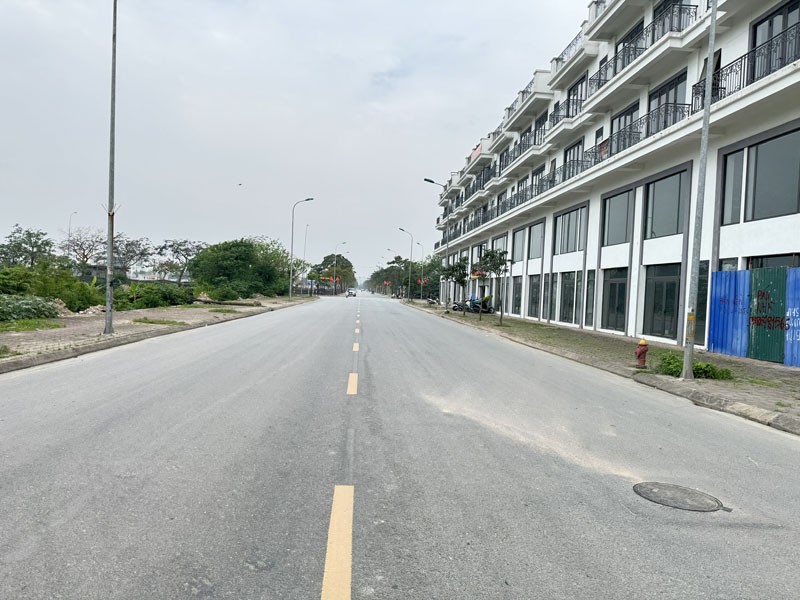 Cần bán 160m2, đường 22m Shophouse Metropolitan - Nguyễn Mậu Tài - Phù hợp làm Khách Sạn/ VPKD