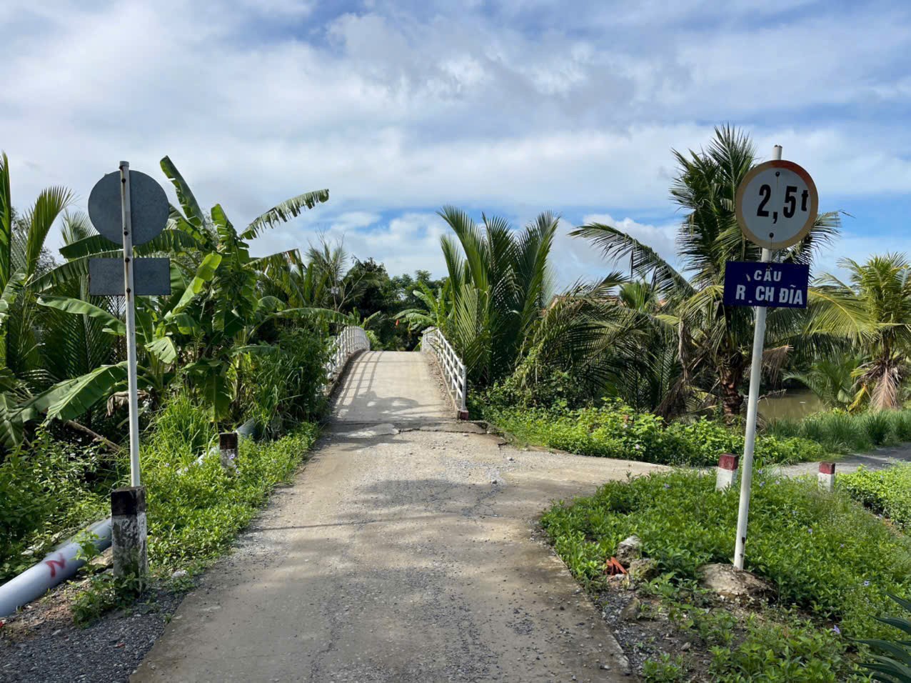 Bán đất vườn 2 mặt tiền kênh dt 5000m2 ở xã An Thạnh, Bến Lức giá 3,75 tỷ 2