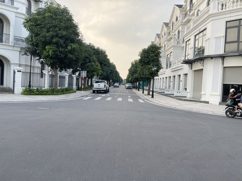 Cần bán 150m2 biệt thự 3,5 tầng Sao Biển 10 - Vin Gia Lâm. Gần biển hồ Ngọc Trai & Biển hồ Nước Mặn 3