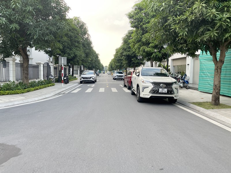 Cần bán 150m2 biệt thự 3,5 tầng Sao Biển 10 - Vin Gia Lâm. Gần biển hồ Ngọc Trai & Biển hồ Nước Mặn 5