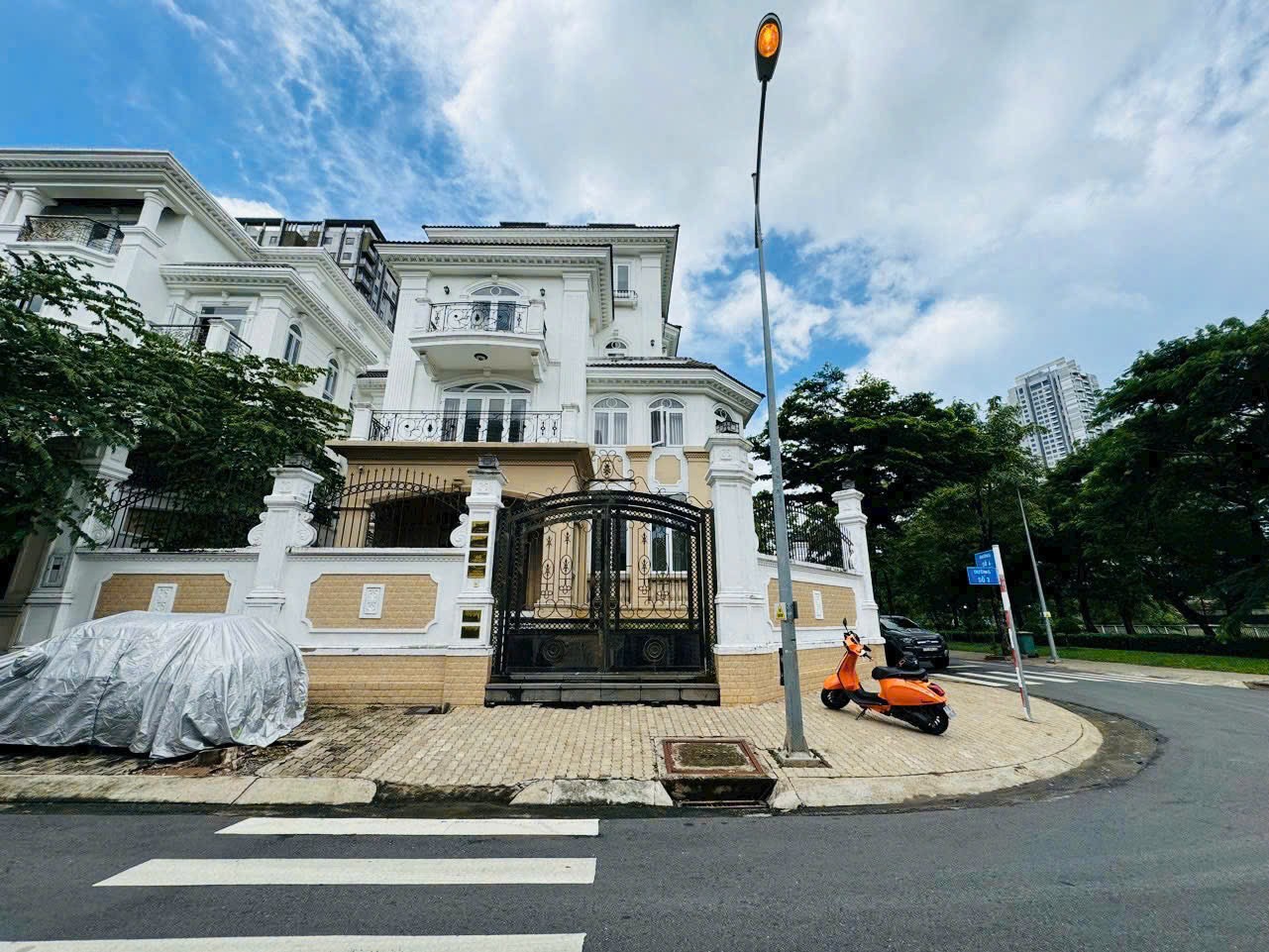 Cần bán Biệt thự Phường Tân Phong, Quận 7, Diện tích 220m², Giá 89 Tỷ 3