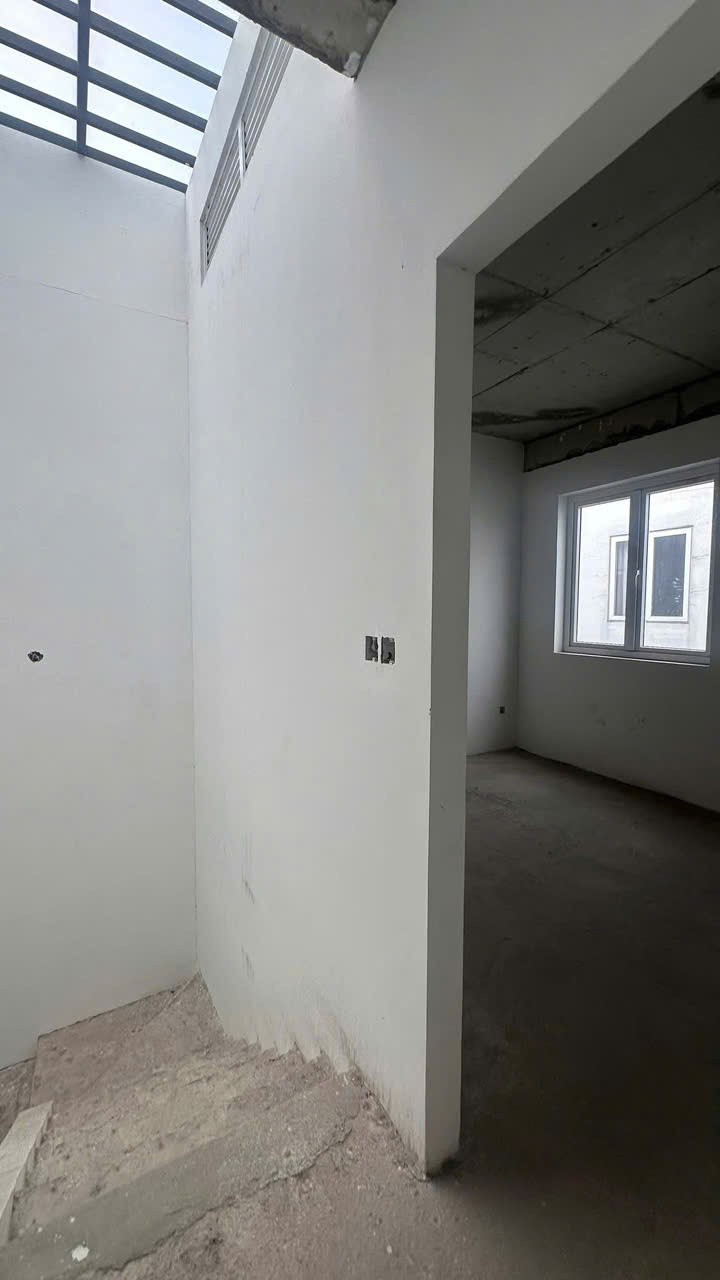 Cần bán Nhà mặt tiền Phường Phú Hữu, Quận 9, Diện tích 105m², Giá 9 Tỷ