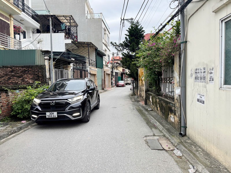 Cần bán 49m2 đất mặt đường xóm 2 Đông Dư, Bát Tràng. Đường ô tô tránh, có vỉa hè