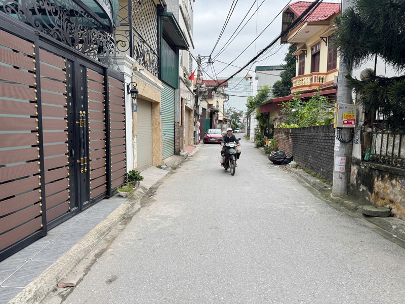 Cần bán 49m2 đất mặt đường xóm 2 Đông Dư, Bát Tràng. Đường ô tô tránh, có vỉa hè 2