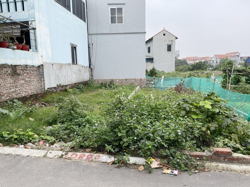 Cần bán 42m2 đất thổ cư thôn Lê Xá, Bát Tràng. Cách 20m ra công viên và chỗ đỗ xe ngày đêm