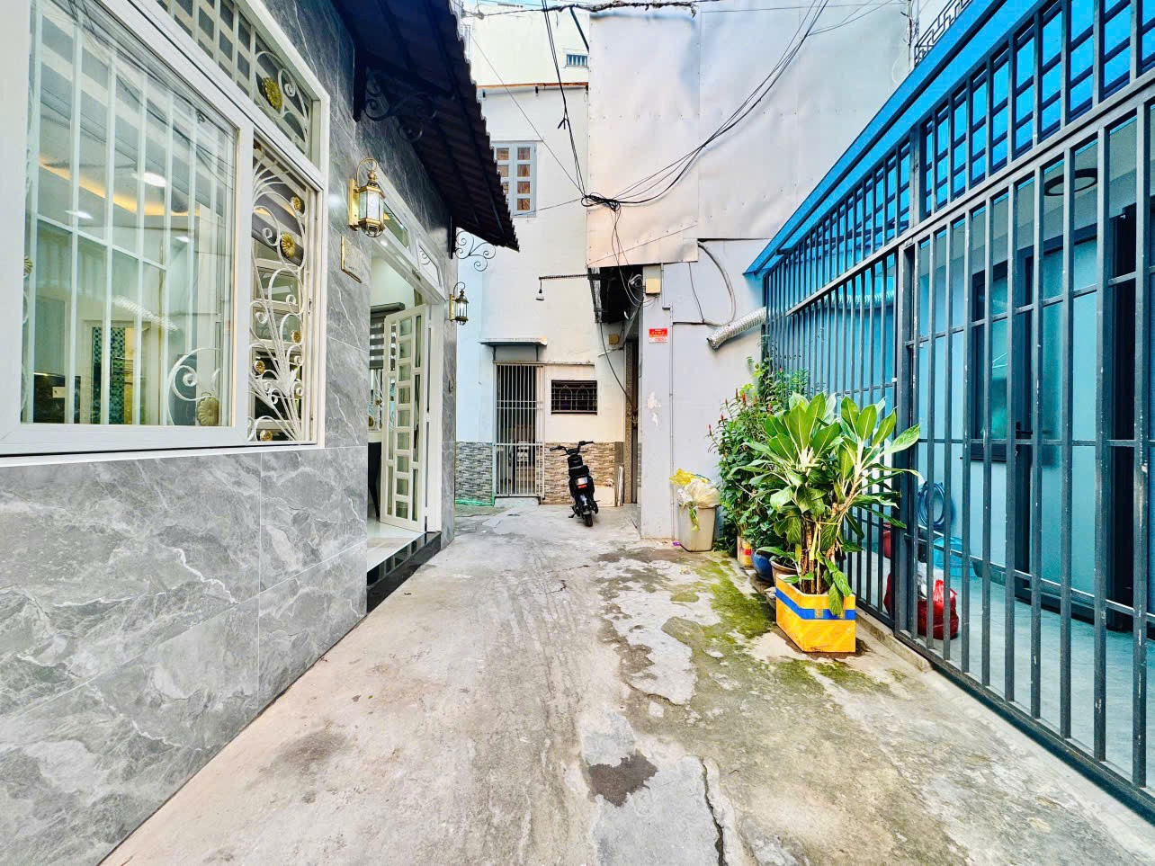 Cần bán Nhà mặt tiền đường Thích Quảng Đức, Phường 5, Diện tích 28m², Giá Thương lượng 2