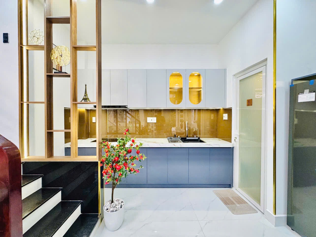 Cần bán Nhà mặt tiền đường Thích Quảng Đức, Phường 5, Diện tích 28m², Giá Thương lượng 4