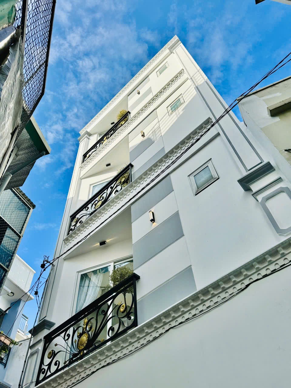 Cần bán Nhà mặt tiền đường Thích Quảng Đức, Phường 5, Diện tích 28m², Giá Thương lượng 11