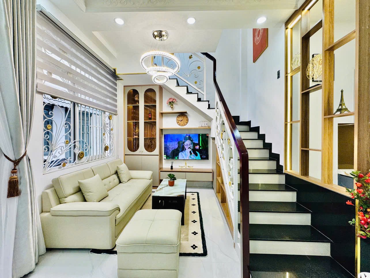 Cần bán Nhà mặt tiền đường Thích Quảng Đức, Phường 5, Diện tích 28m², Giá Thương lượng 26