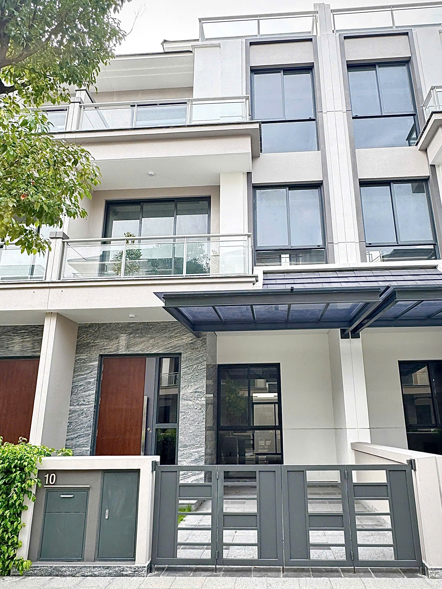 Cần bán Nhà mặt tiền Quận 9, Hồ Chí Minh, Diện tích 102m², Giá 103 Triệu/m²