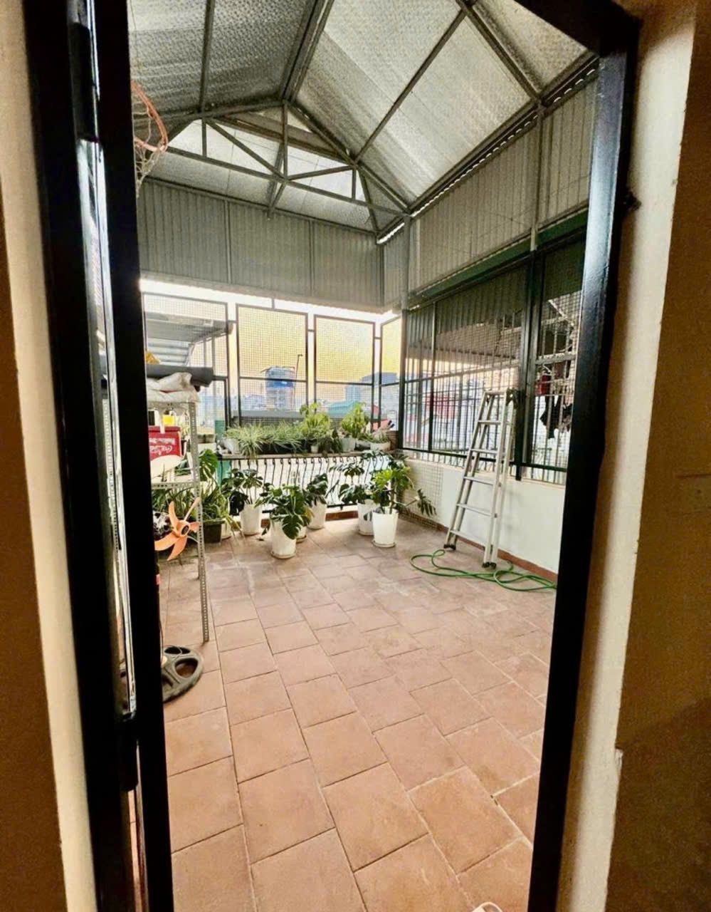 Cần bán Nhà mặt tiền đường Hào Nam, Phường Nam Đồng, Diện tích 30m², Giá 9.65 Tỷ 5