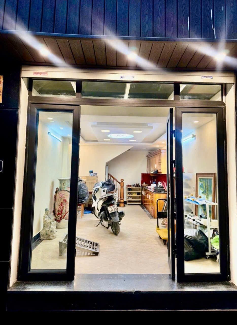 Cần bán Nhà mặt tiền đường Hào Nam, Phường Nam Đồng, Diện tích 30m², Giá 9.65 Tỷ 6