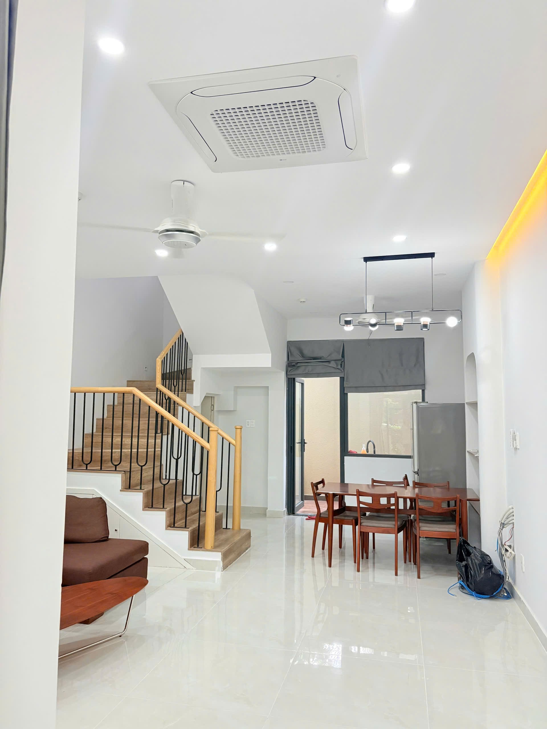 Cho thuê Nhà mặt tiền Quận 9, Hồ Chí Minh, Diện tích 75m², Giá 018 Triệu/tháng 7