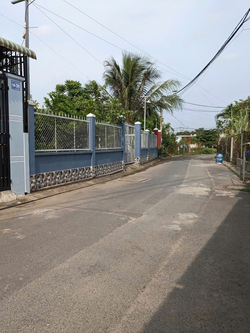 NHÀ CẤP 4 (7.5x20) MẶT TIỀN THẠNH LỘC 49, Q12 – XE TẢI VÀ Ô TÔ VÀO TẬN NHÀ!