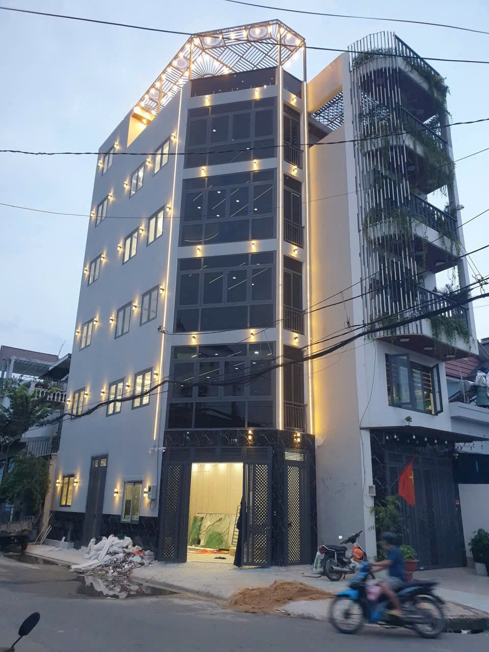 SIÊU PHẨM GÓC 2 MẶT TIỀN NHÀ 6 TẦNG (4x13) FULL NỘI THẤT – TRUNG TÂM TÂN THỚI NHẤT, Q12