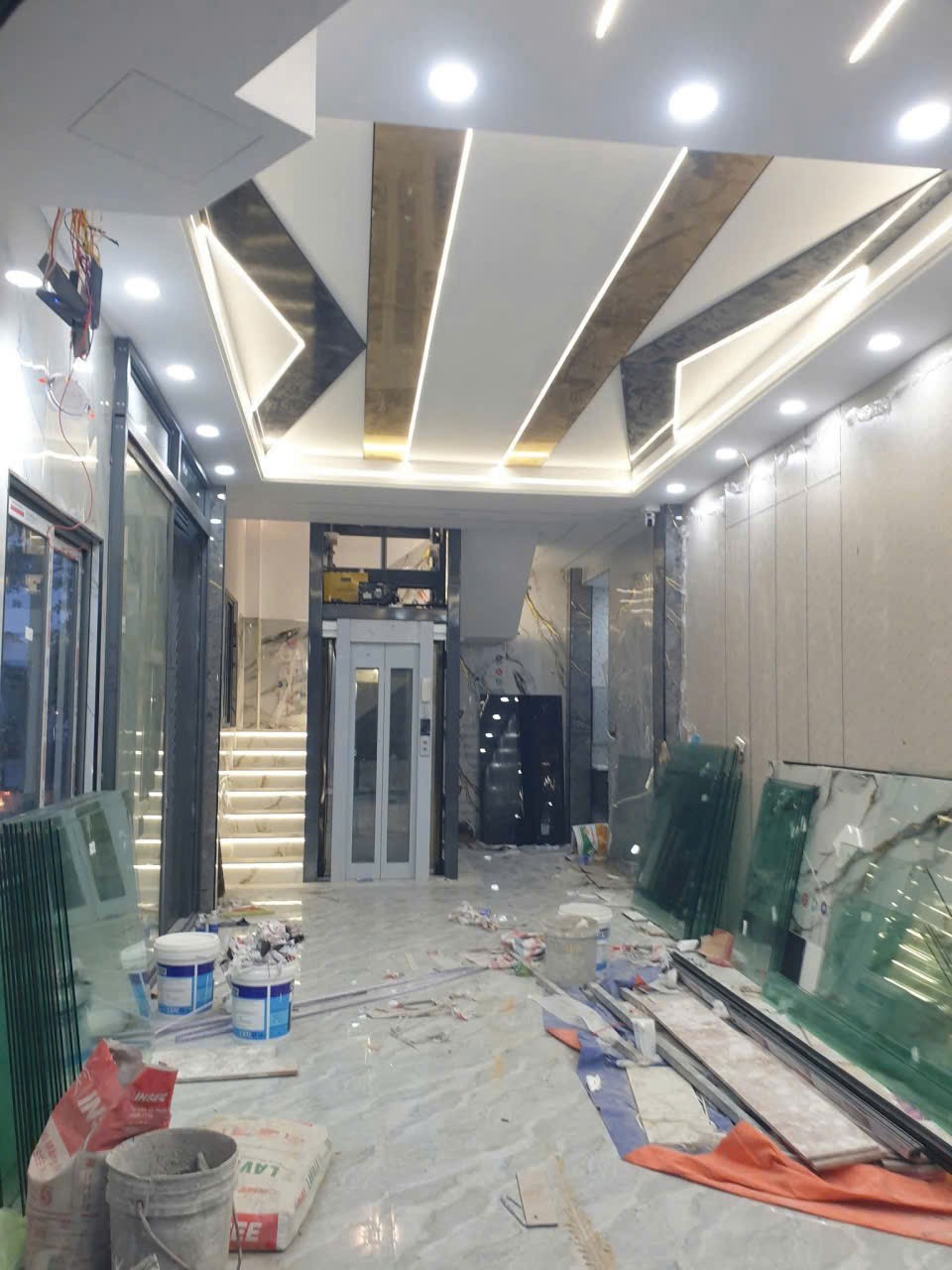 SIÊU PHẨM GÓC 2 MẶT TIỀN NHÀ 6 TẦNG (4x13) FULL NỘI THẤT – TRUNG TÂM TÂN THỚI NHẤT, Q12 2