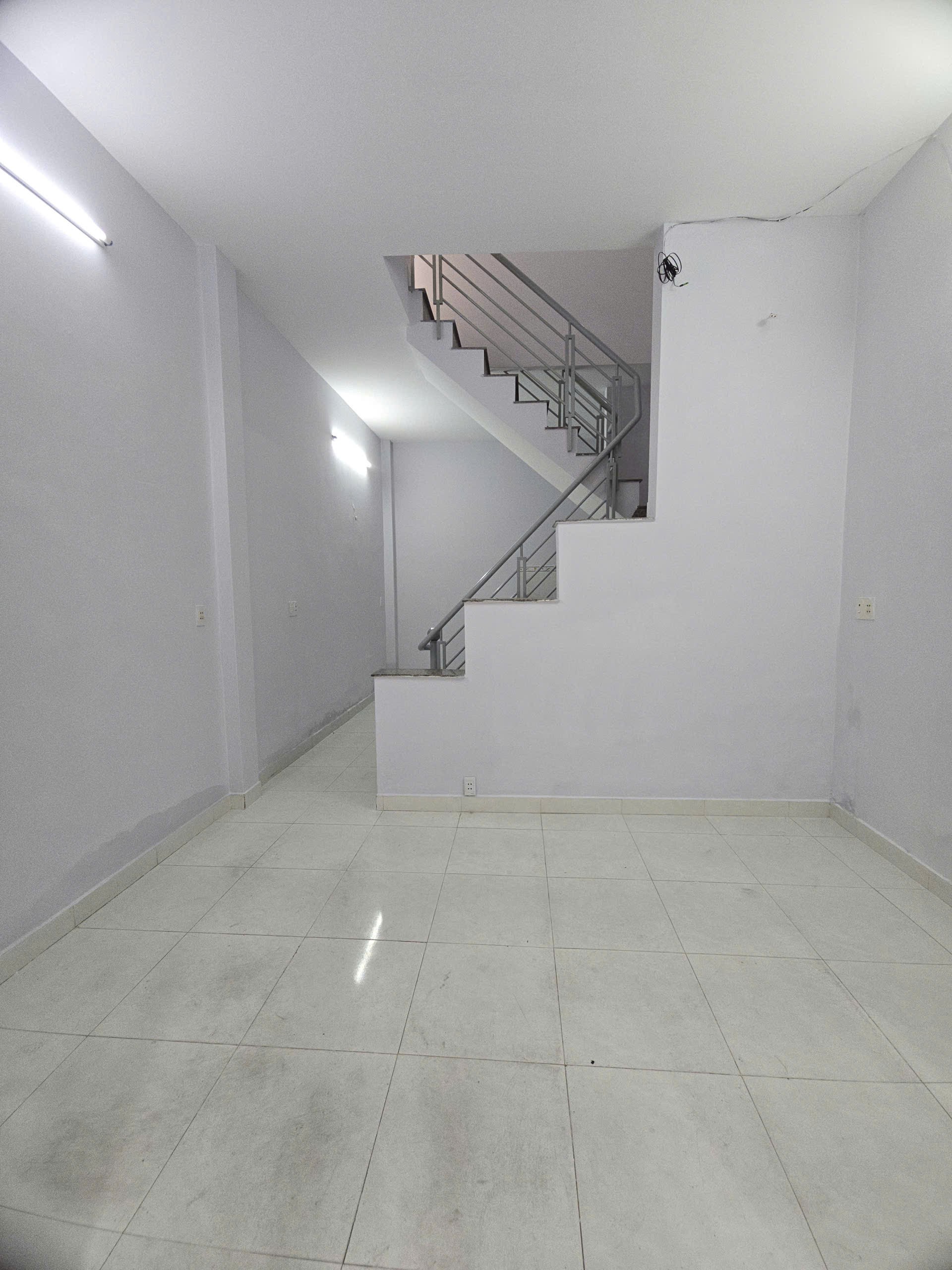 KẾ CHỢ LÊ VĂN QUỚI - BÌNH TÂN - 32M2 - 2 TẦNG 2PN 1WC - CHỈ 4.05 TỶ 2