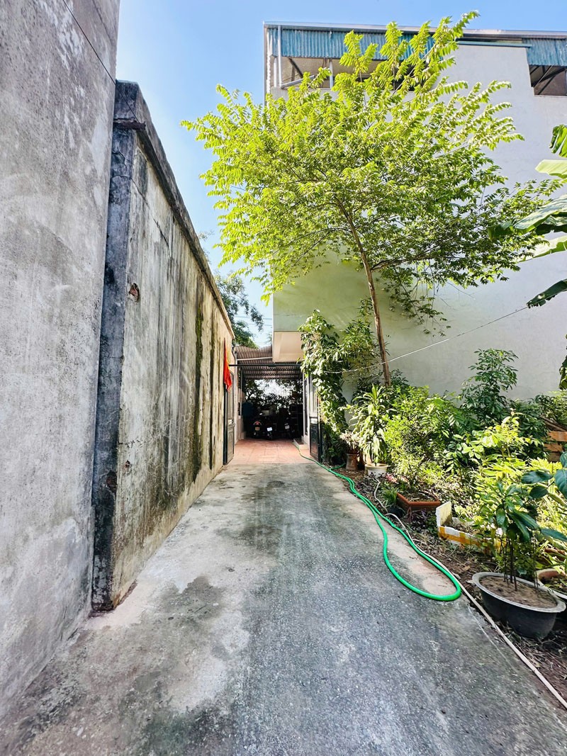 Bán giúp anh trai 64m2 nhà 3 tầng tại TDP Chính Trung, Gia Lâm. Cách 40m ra Ngô Xuâ Quảng 13