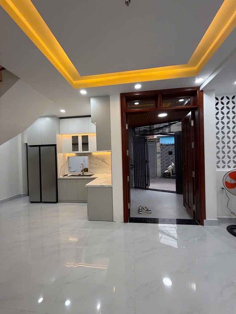 NHÀ GÓC 2 MẶT HẺM 6M XE HƠI QUAY ĐẦU - 9 ty 6 4