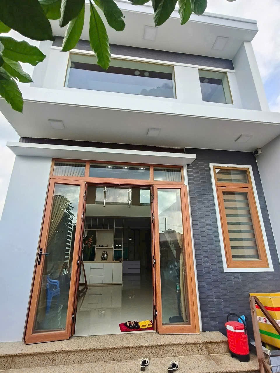 Nhà sân vườn rộng rãi xã Thanh Phú, Bến Lức tdt 290m2 1 lầu 3pn 2wc giá 5,5 tỷ