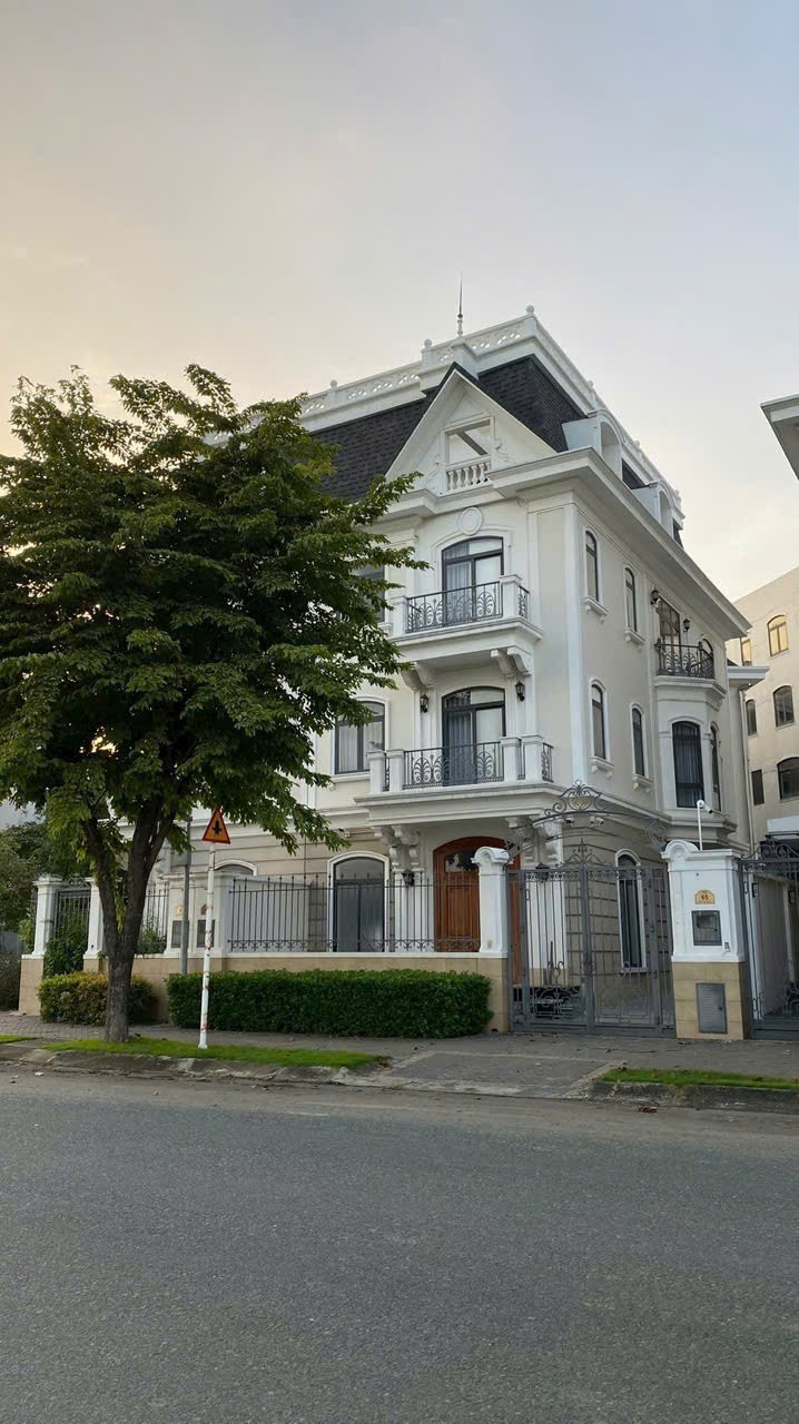 Cần bán Biệt thự Quận 2, Hồ Chí Minh, Diện tích 300m², Giá 75 Tỷ