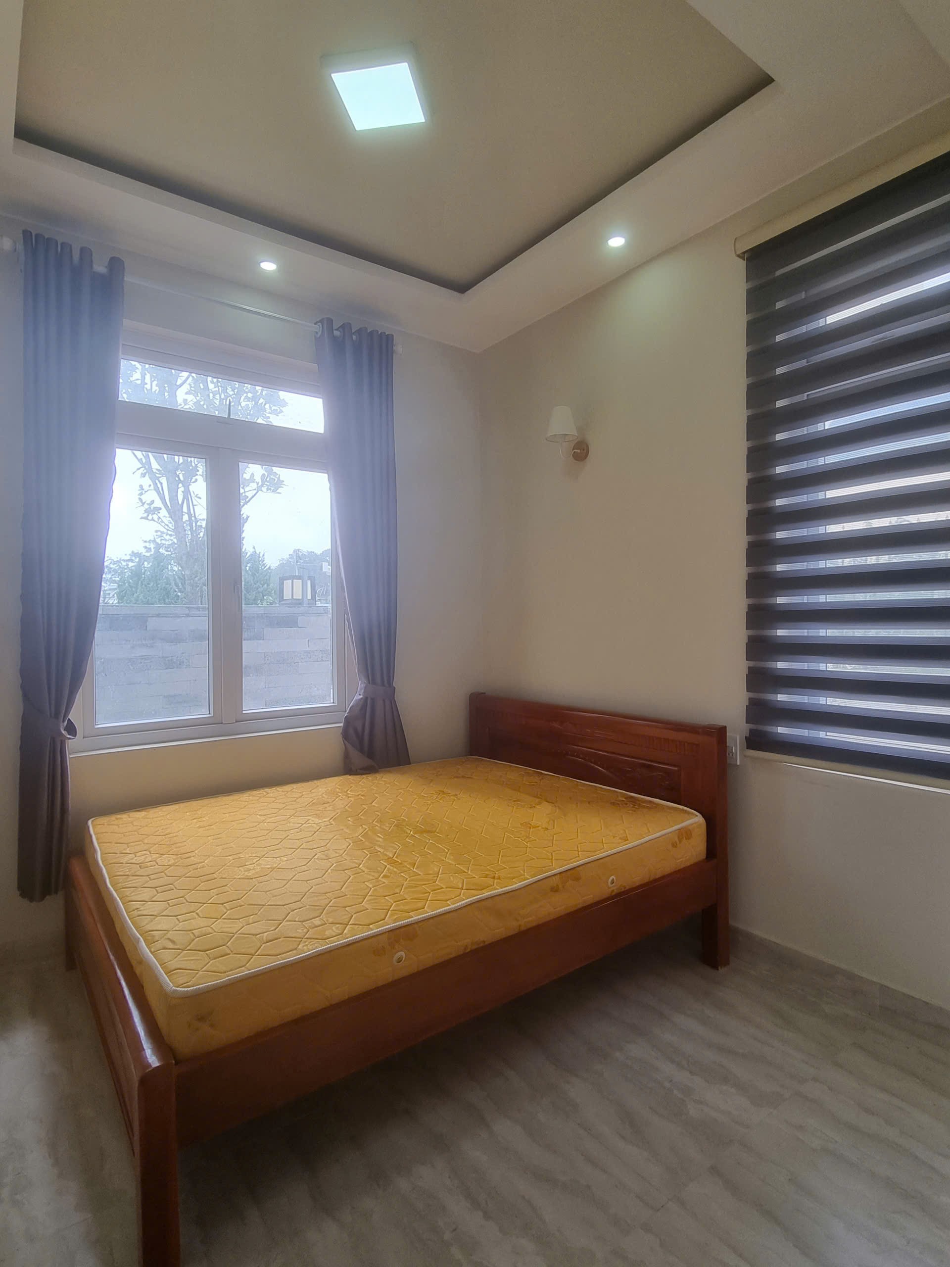 Cho thuê nhà nguyên căn 3 phòng ngủ full nội thất mặt tiền Trần Đại Nghĩa phường 8 Đà Lạt giá 12 5