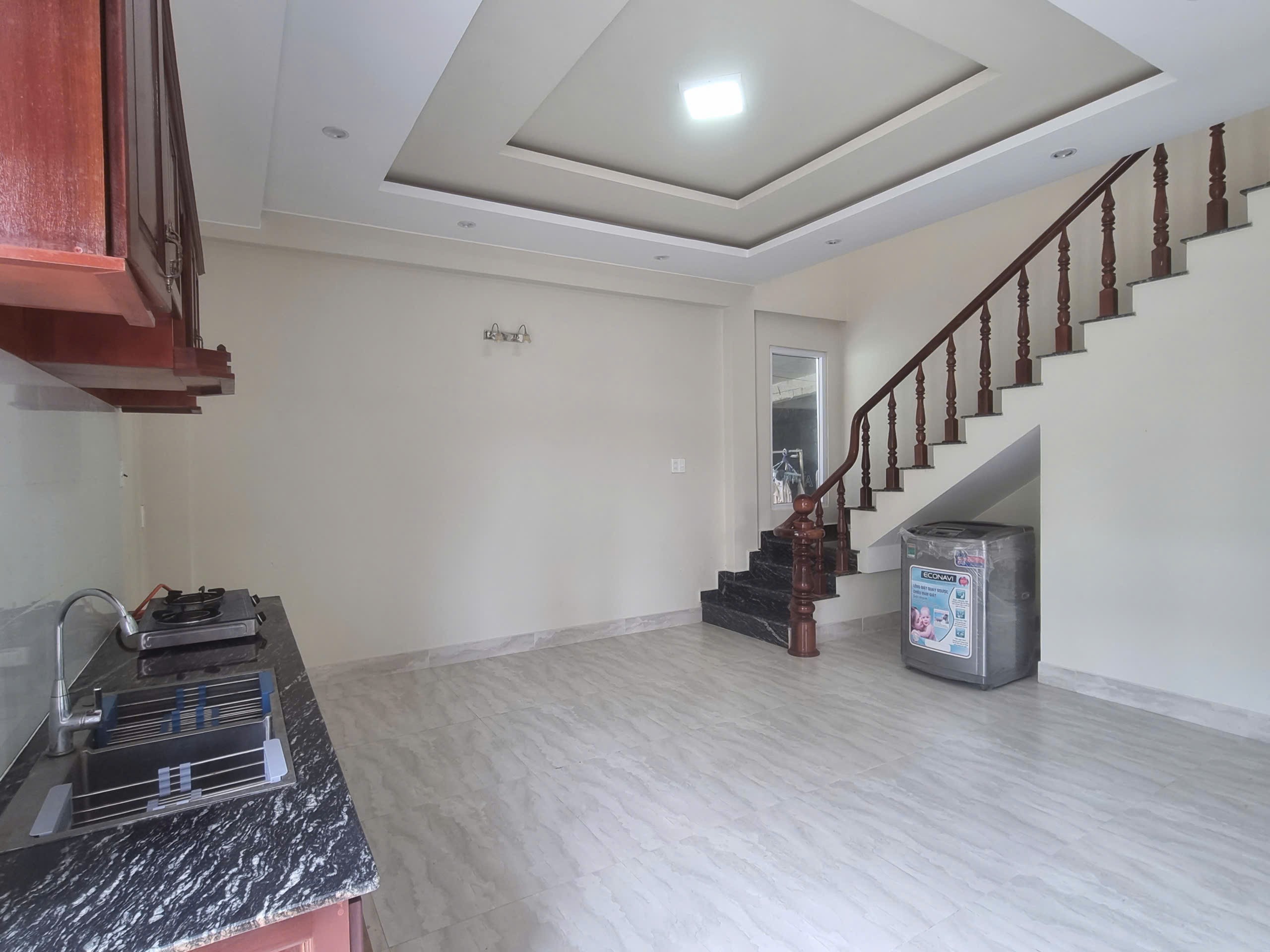 Cho thuê nhà nguyên căn 3 phòng ngủ full nội thất mặt tiền Trần Đại Nghĩa phường 8 Đà Lạt giá 12 3