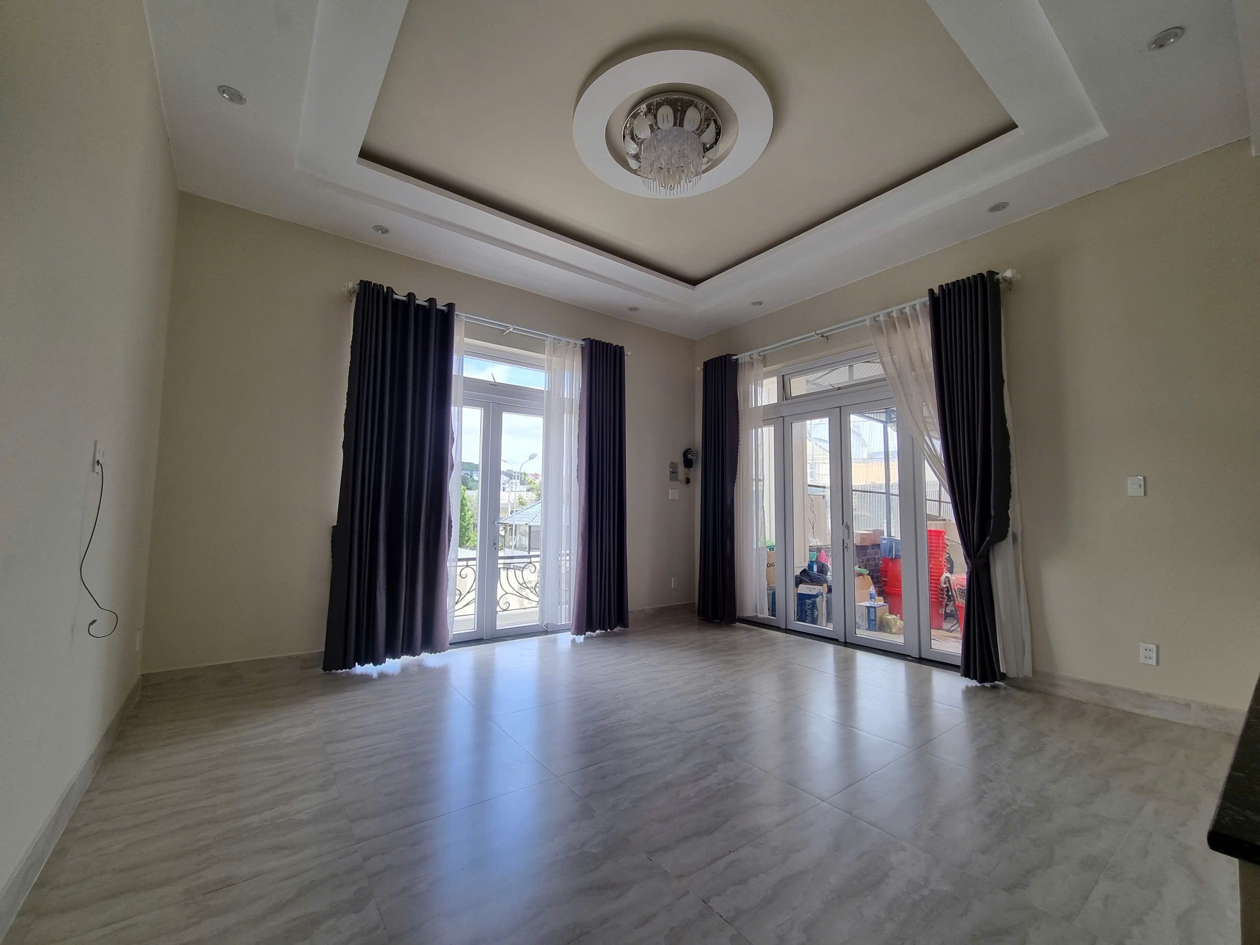 Cho thuê nhà nguyên căn 3 phòng ngủ full nội thất mặt tiền Trần Đại Nghĩa phường 8 Đà Lạt giá 12 4