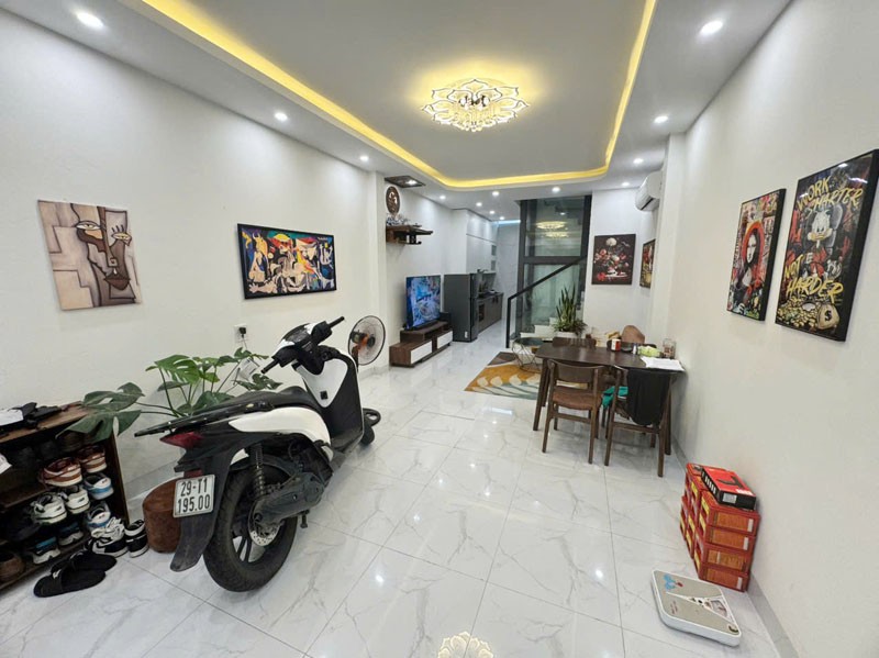 Cần bán 45m2 nhà 5 tầng đường ô tô tránh, trong ngõ 44 Đức Giang - Gần trường học các cấp, chợ 3