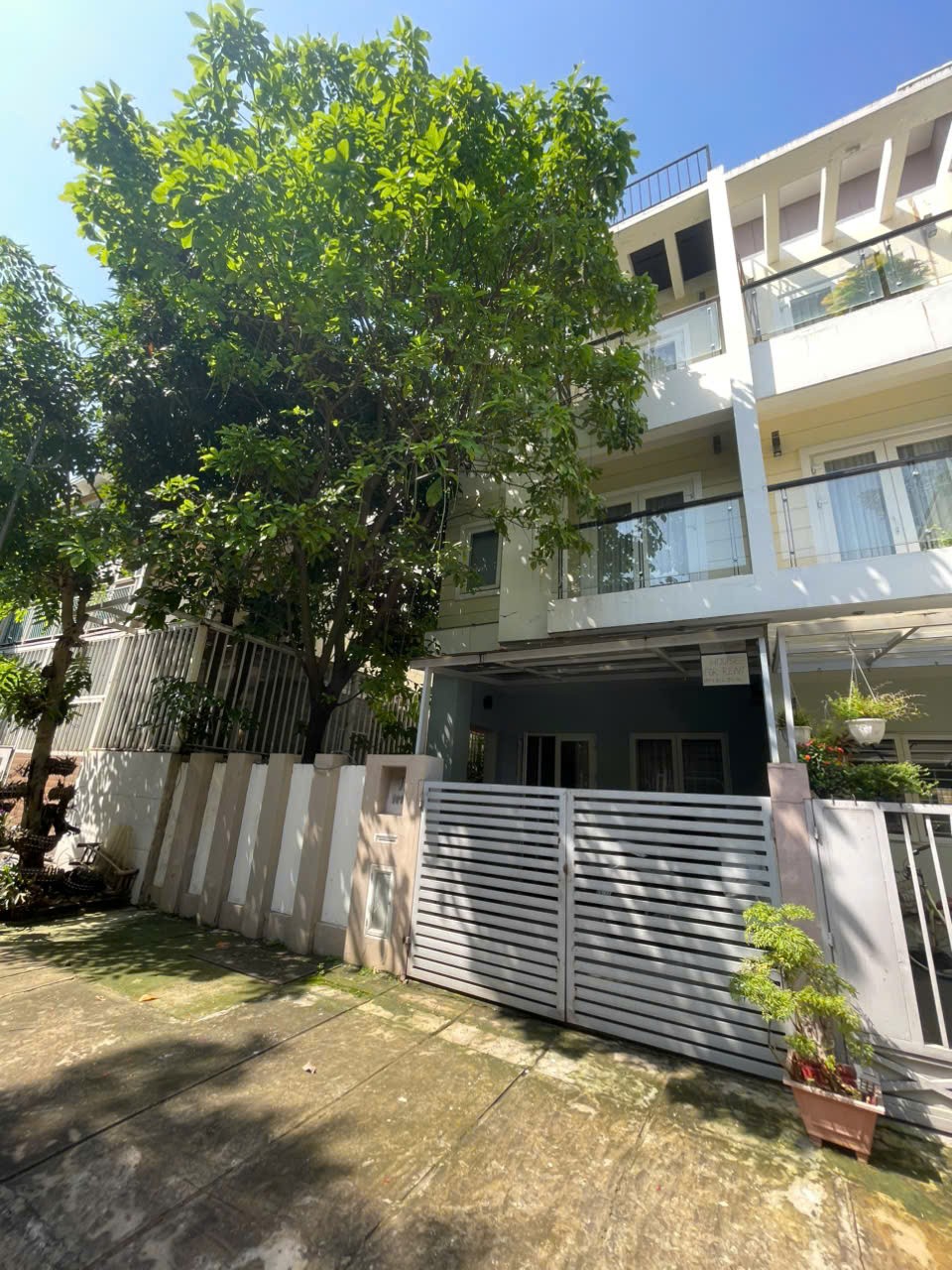 Cần bán Nhà mặt tiền Phường Phú Hữu, Quận 9, Diện tích 171m², Giá 18 Tỷ 8