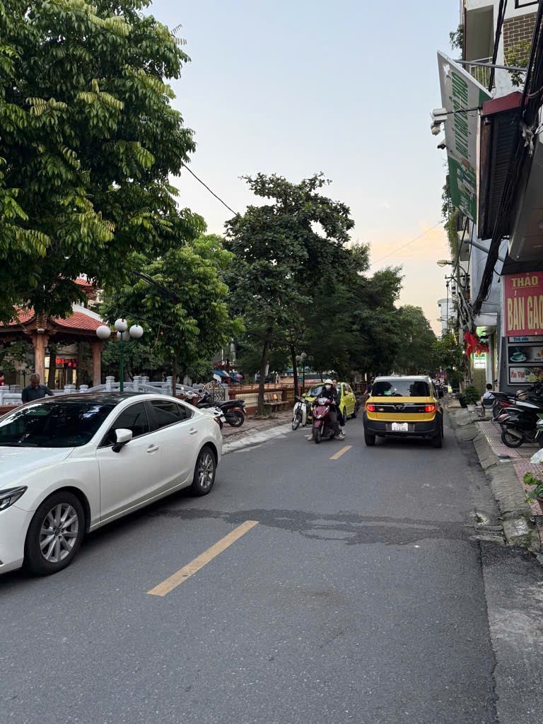 Bán đất tặng nhà 1 tầng mặt phố Ô Cách – 40m² – MT 4,2m – MẶT PHỐ KINH DOANH – SỔ NỞ HẬU – GẦN 3