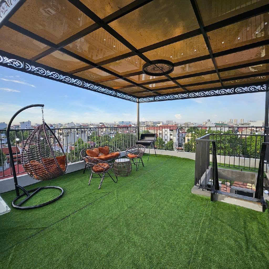 Bán nhà mới kính cong ngay sau Big C Long Biên – 45m² – MT 5m – Ô TÔ TRÁNH – FULL NỘI THẤT – 4