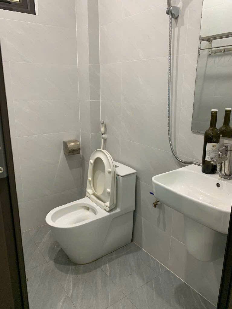 Bán nhà mới kính cong ngay sau Big C Long Biên – 45m² – MT 5m – Ô TÔ TRÁNH – FULL NỘI THẤT – 5