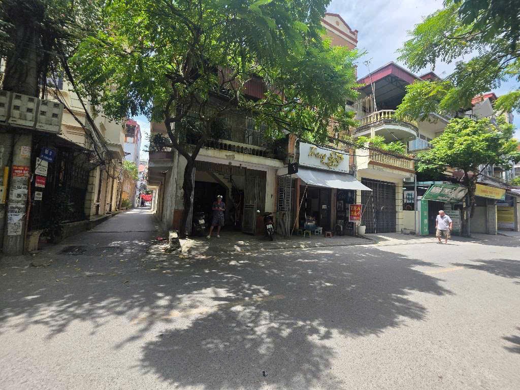 Bán đất ngõ to hơn phố – Ô TÔ TẢI VÀO TẬN ĐẤT – 122m² – MT 5m – VÀI BƯỚC RA PHỐ NGÔ GIA TỰ – ĐI 2