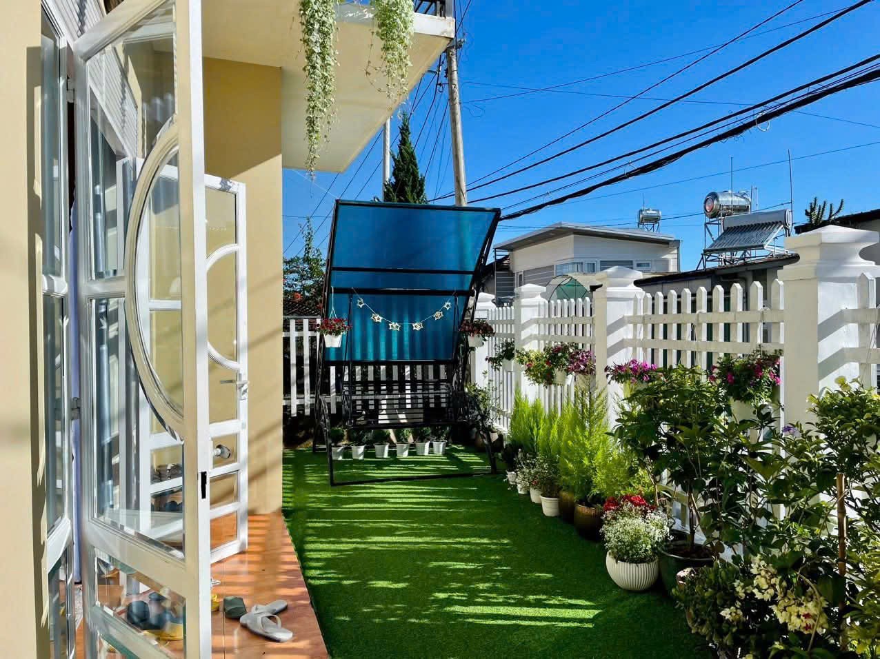 Cho thuê Villa nguyên căn 4 phòng ngủ view thung lũng sân đậu ô tô Khe Sanh phường 10 Đà Lạt giá 5