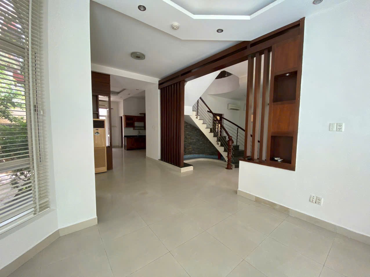 Cho thuê Nhà mặt tiền Phường Thảo Điền, Quận 2, Diện tích 379m², Giá Thương lượng 2