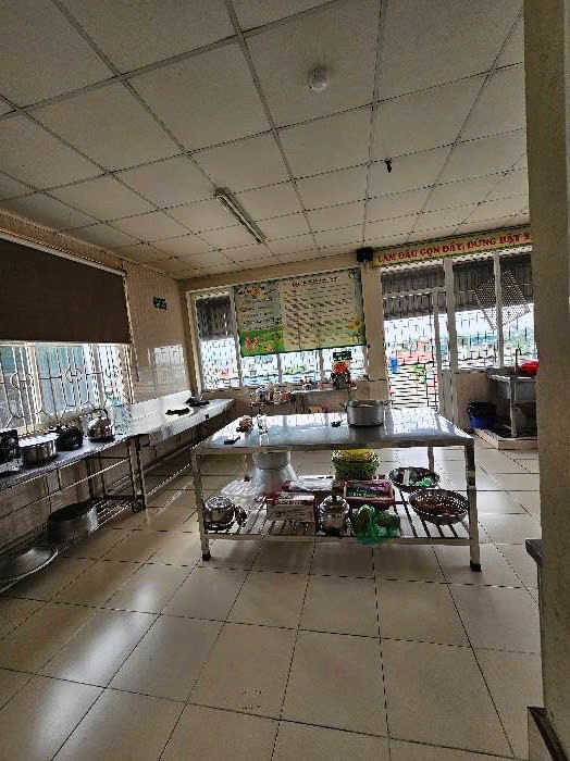 Bán nhà đẹp Ngô Gia Tự – 130m² – MT 6,5m – 5 tầng – Ngõ ô tô – Đang KD – Tương lai mặt phố. Giá: 4