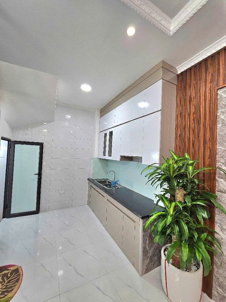 BÁN nhà PHÚC LỢI - Long Biên – 30M² – MT 4,5M – 5 TẦNG - Giá: 6,3 x tỷ– NGÕ NÔNG – OTO 4 CHỖ ĐỖ 3