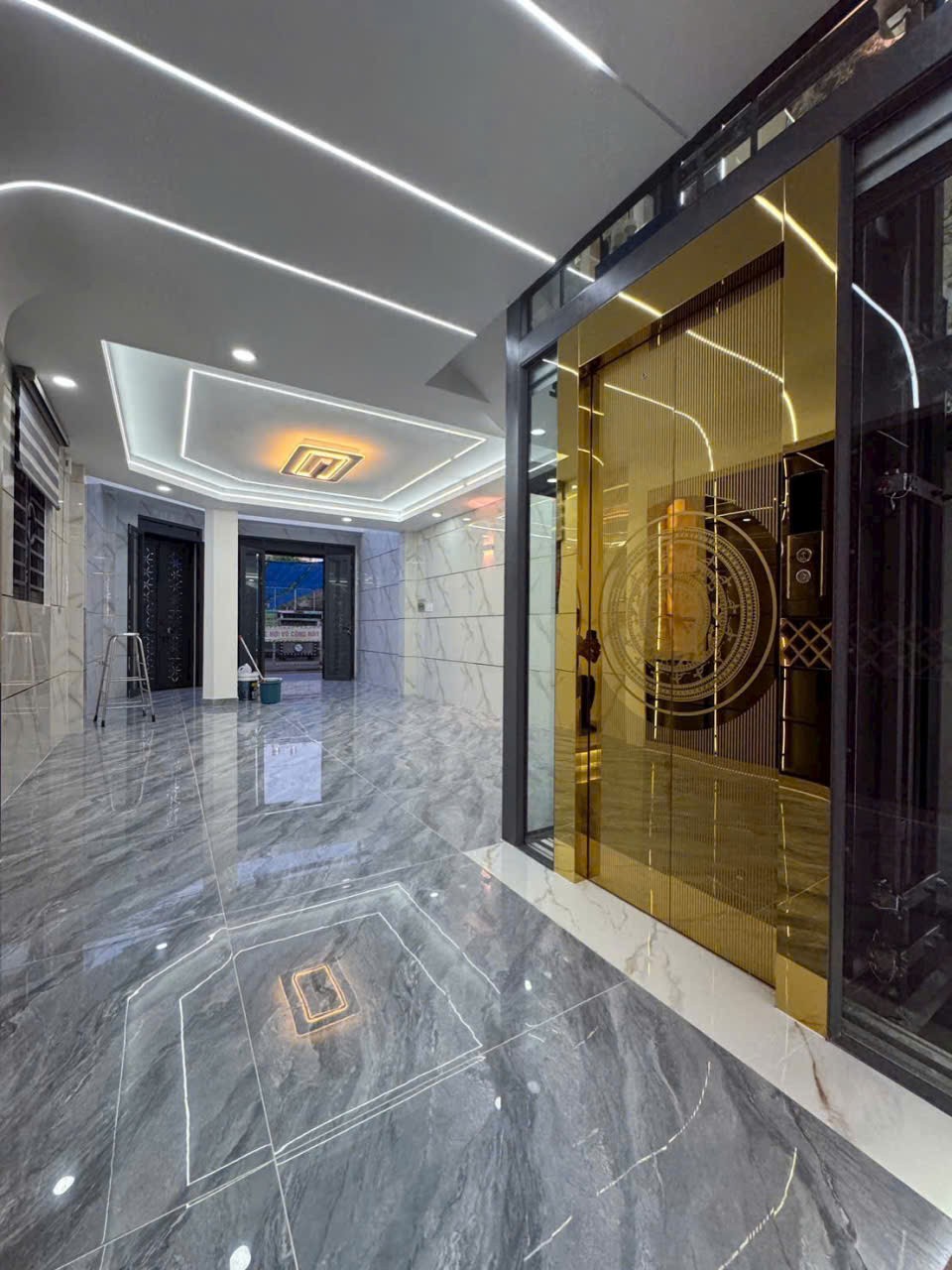 Siêu phẩm nhà góc 2 mặt tiền Liên Khu 4-5, BHH B , dt 76,5m2 3 lầu 5pn 5wc giá 8,6 tỷ 7