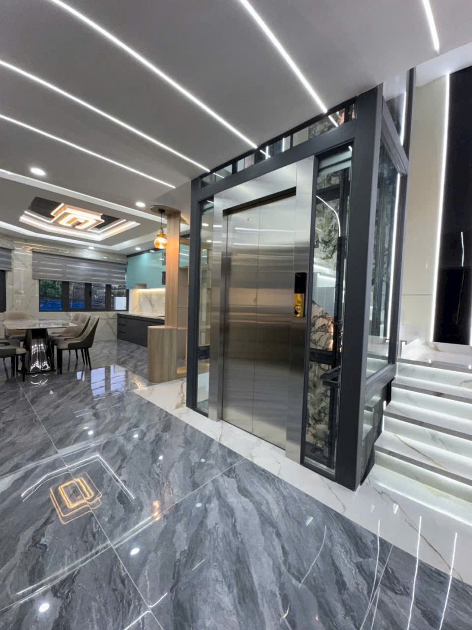 Siêu phẩm nhà góc 2 mặt tiền Liên Khu 4-5, BHH B , dt 76,5m2 3 lầu 5pn 5wc giá 8,6 tỷ 8