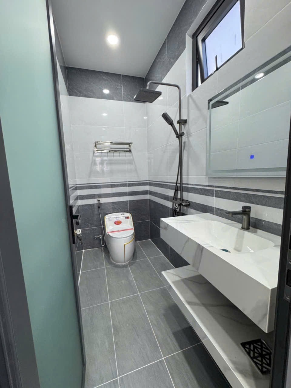 Siêu phẩm nhà góc 2 mặt tiền Liên Khu 4-5, BHH B , dt 76,5m2 3 lầu 5pn 5wc giá 8,6 tỷ 10