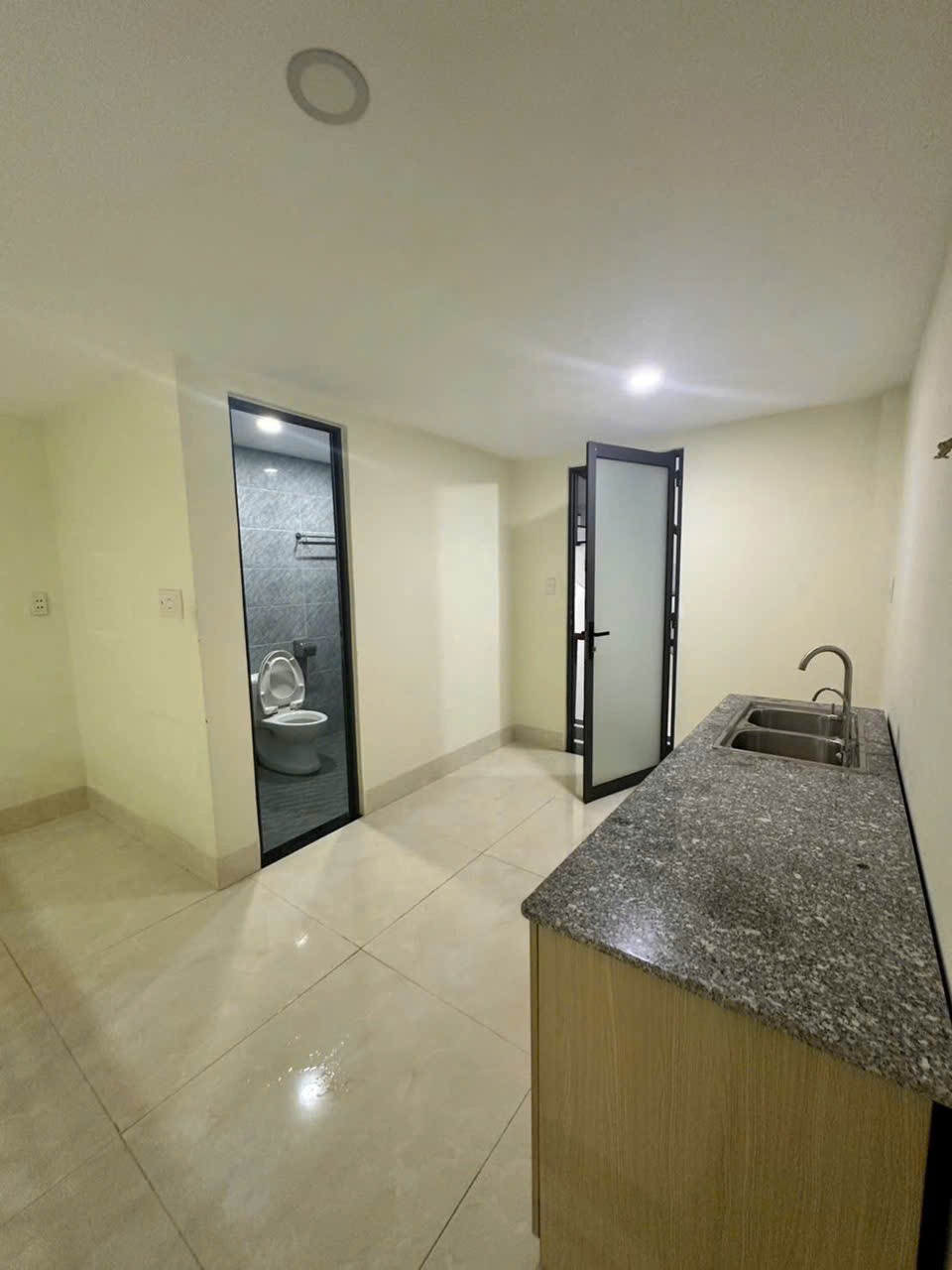 Nhà mặt tiền Nguyễn Trường Tộ, p Tân Thành dt 46,2 m2 3 lầu, 5pn, 5wc giá 9,6 tỷ 5